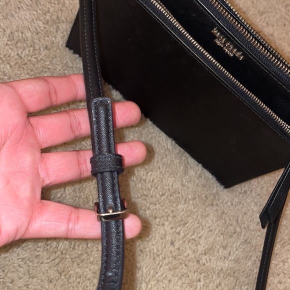 Kate Spade ♠️ Crossbody. Lightly used. - Picture 8 of 11